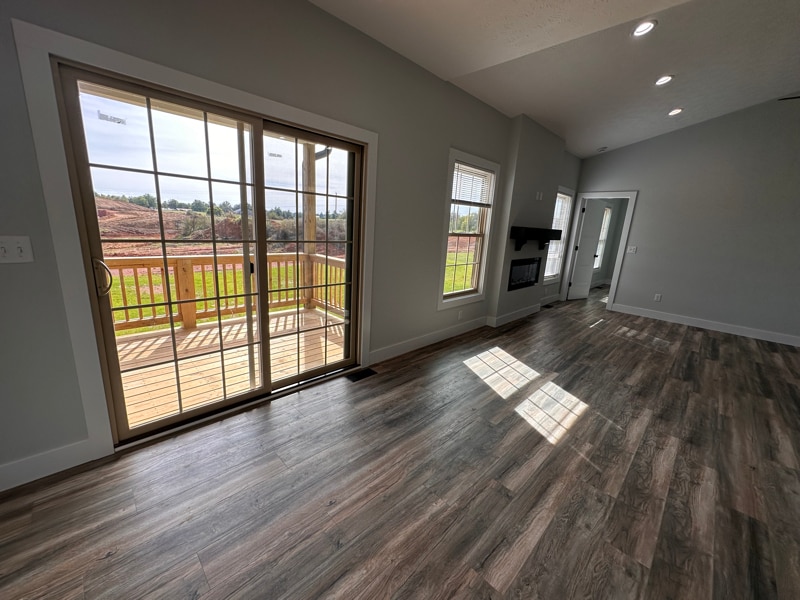 Building Photo - 824 Otter Creek Rd