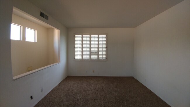 Building Photo - 2651 Dunstan Dr