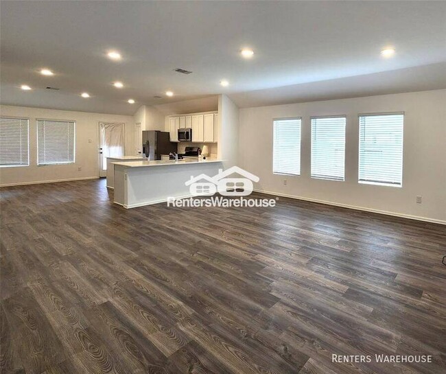 Building Photo - An outstanding Lennar home with 4 bedrooms...