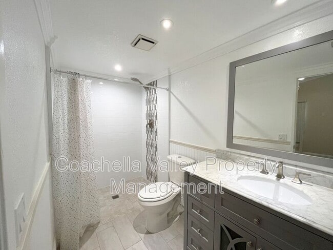 Building Photo - 41469 Woodhaven Dr W
