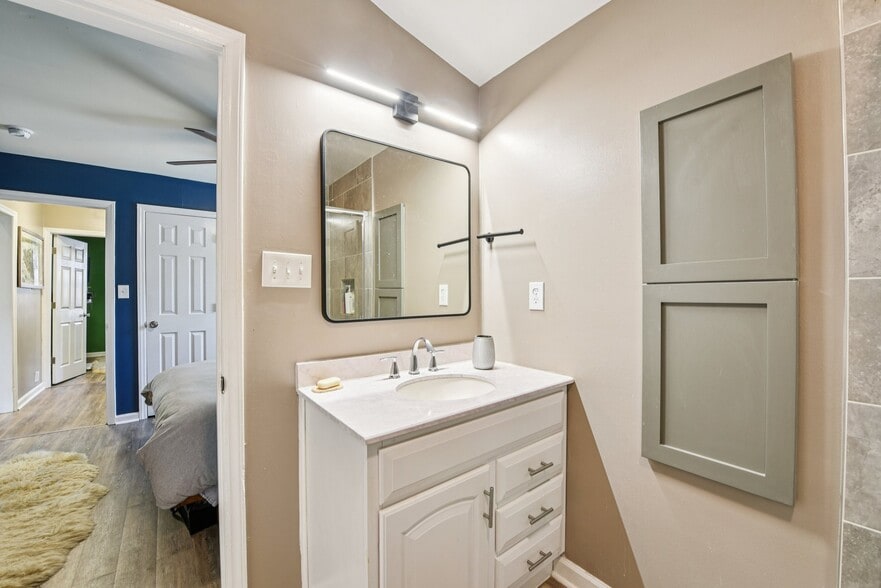 Building Photo - 162 N Smallwood Pl