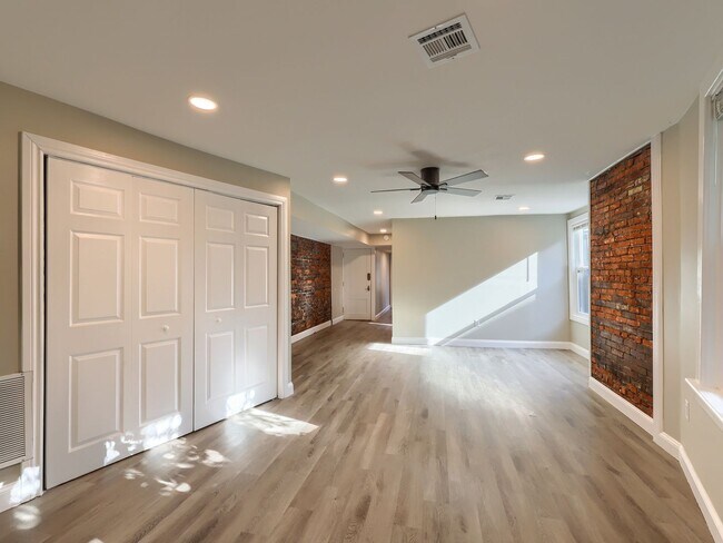 Building Photo - 612 N 2nd St