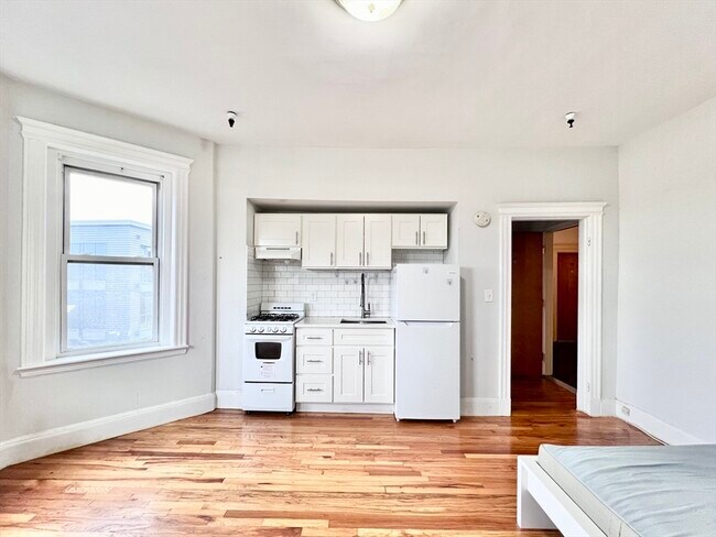 Building Photo - 1330 Commonwealth Ave