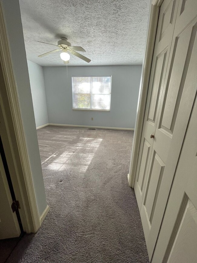 Building Photo - 2/2 Duplex in 5 POINTS near Memorial Park!!!  Available April 2026