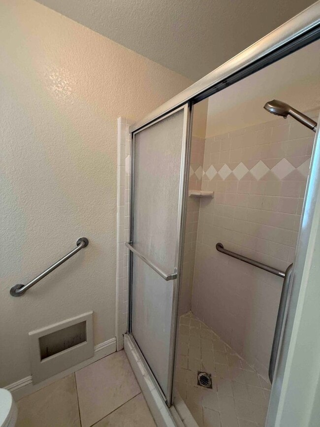 Building Photo - 3 Bed Antelope Home Close to Schools
