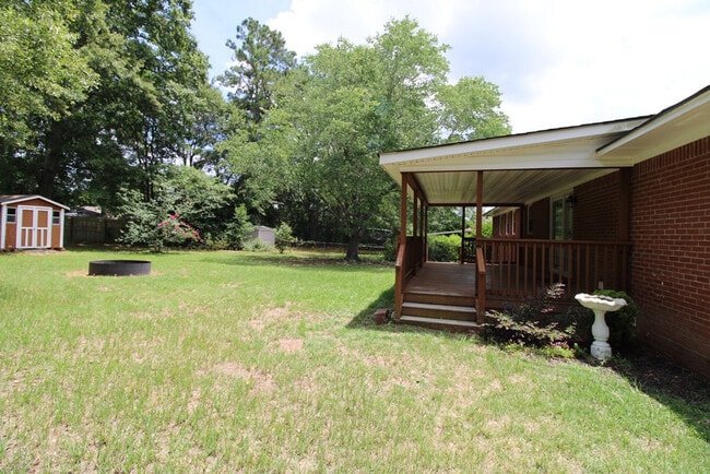 Building Photo - 2413 Hunt Club Rd