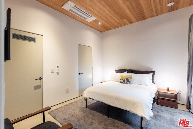 Building Photo - 746 Marco Pl