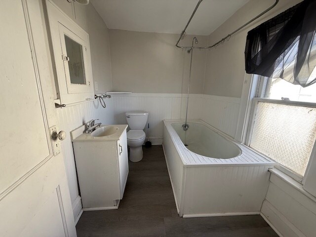 Building Photo - 991 Wooster Rd N