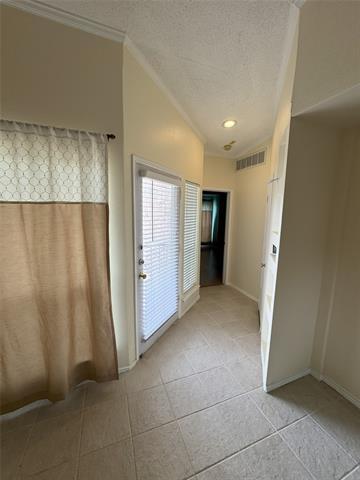 Building Photo - 2736 Silver Creek Dr