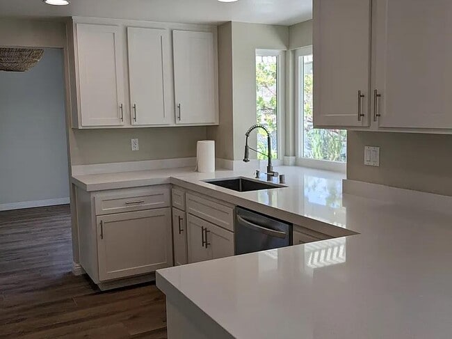 Building Photo - 1920 Avenida Joaquin