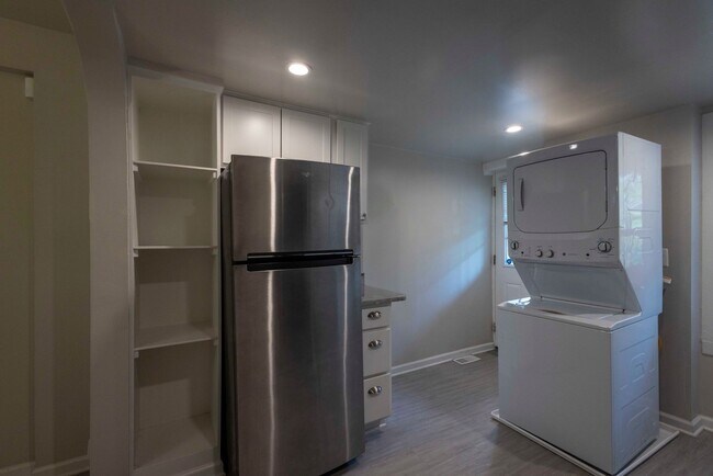 Building Photo - Cozy 1Bed/1Bath in Washing Village - Pigtown