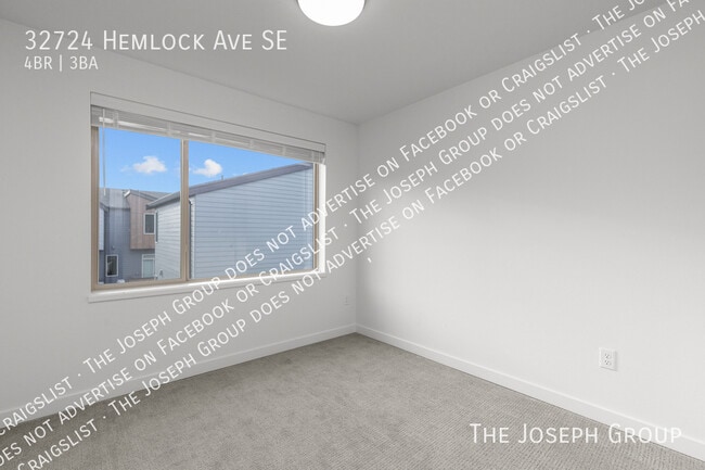 Building Photo - 32724 Hemlock Ave SE