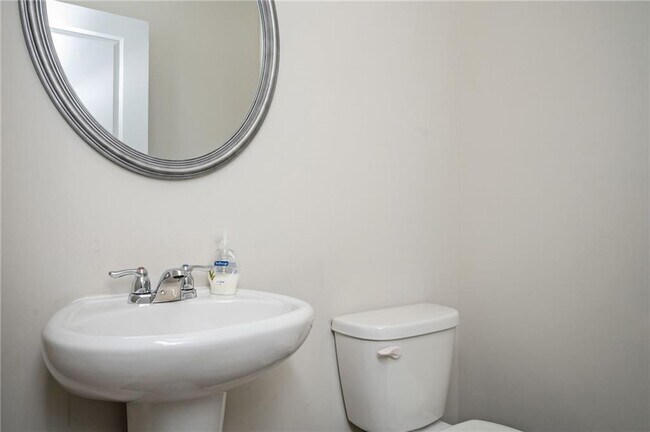 Building Photo - 1611 Meadow Crossing