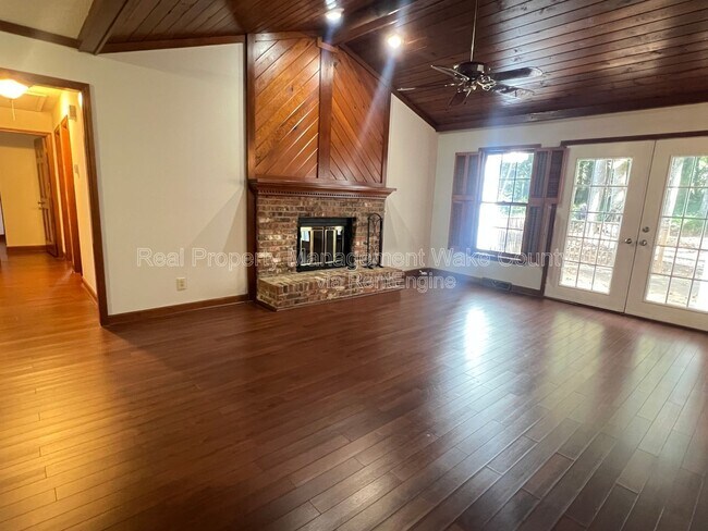 Building Photo - 7404 Valley Run Dr