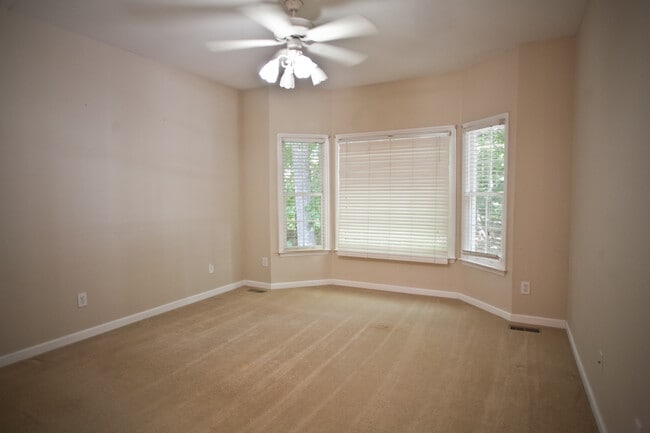 Building Photo - Spacious 3-Bedroom Ranch with Versatile Living Spaces and Modern Comforts