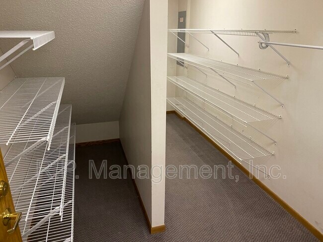 Building Photo - 4626 Linnea Ln