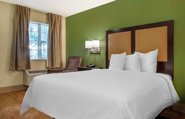 Building Photo - Furnished Studio-Seattle - Tukwila