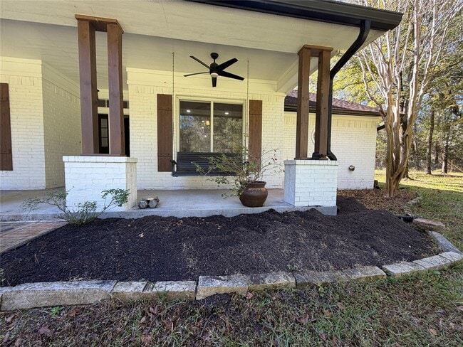 Building Photo - 28402 Ascot Farms Rd