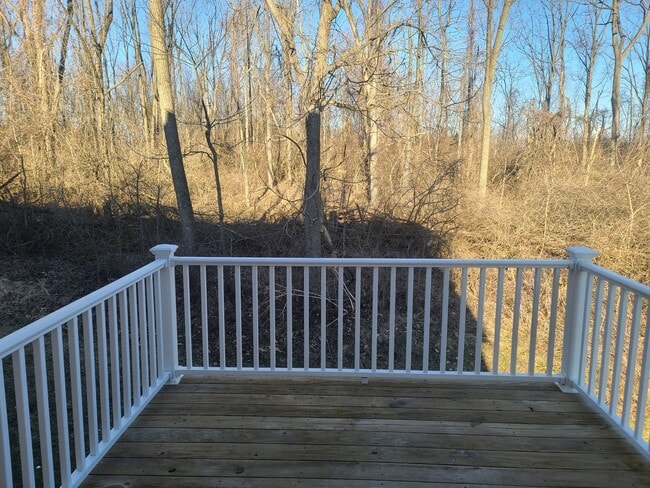 Building Photo - 3 Bedroom 2 1/2 bath ** End Unit** Townhome for Rent in Waynesboro