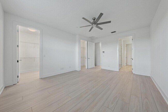 Building Photo - 12959 Alton Rd