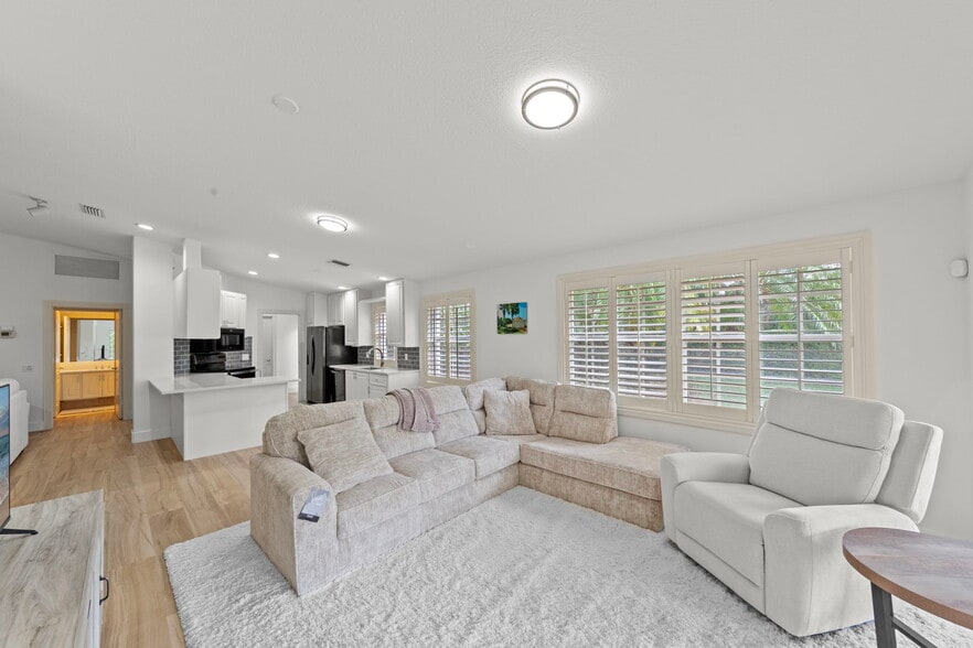 Building Photo - 4748 San Carlo Ct