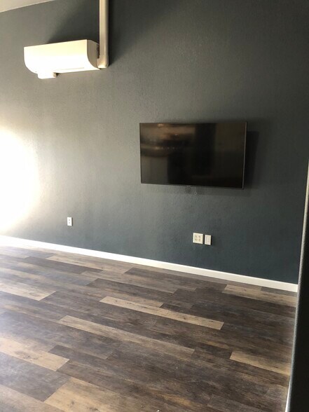Building Photo - 2075 Baldwin Ave