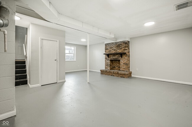 Building Photo - 1414 Priscilla Ave