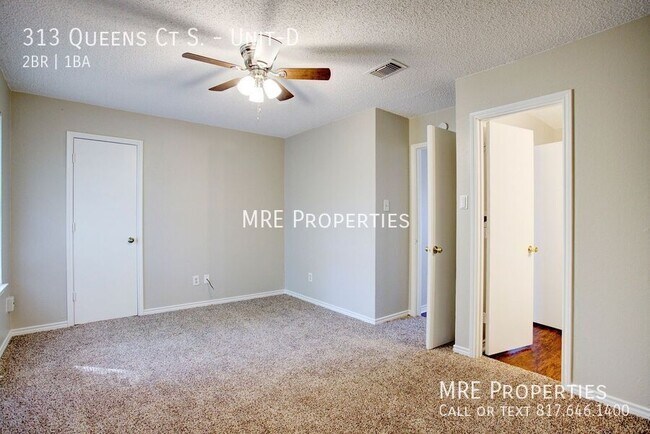 Building Photo - 313 Queens Ct S