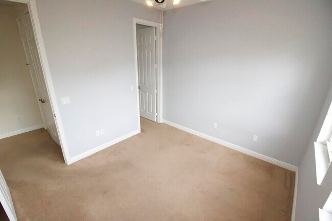 Building Photo - 8336 NW 9th Ave
