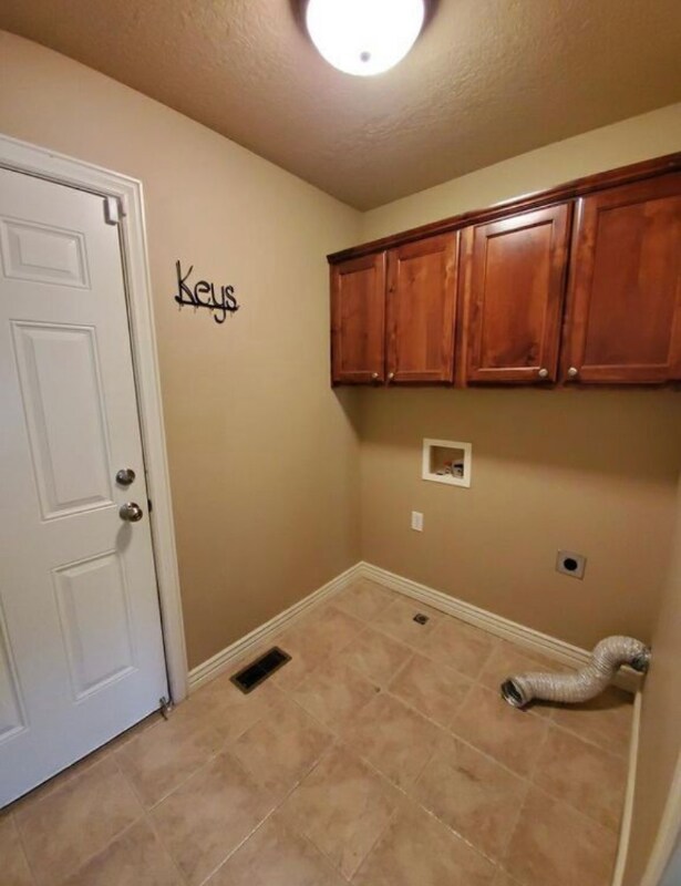 Building Photo - 785 Sage Dr
