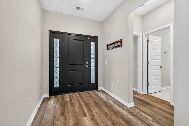 Building Photo - Modern Living in Summerville