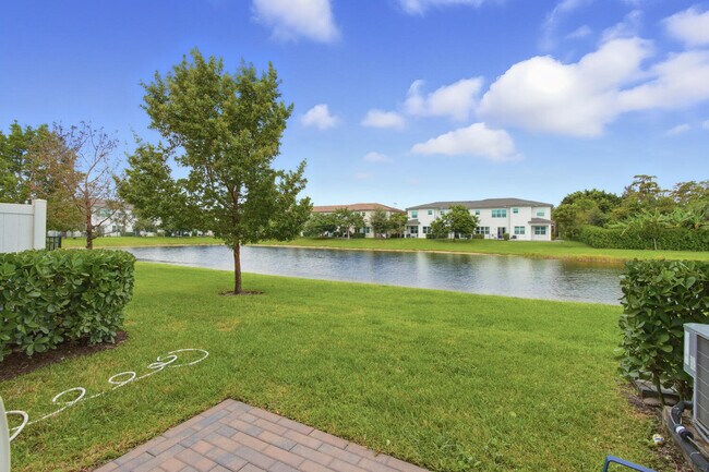 Building Photo - 4874 Navali Dr