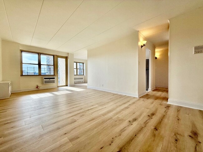 Building Photo - 111 N 3rd Ave