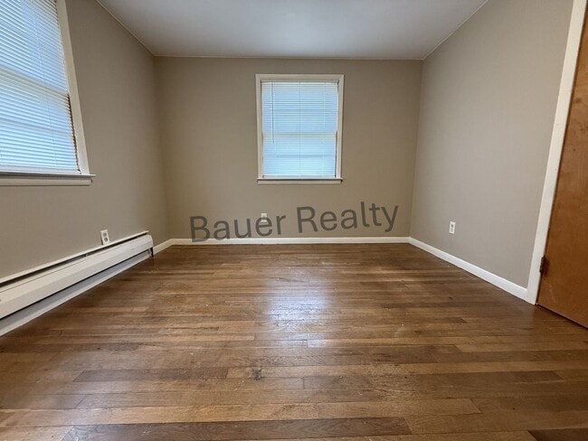 Building Photo - 4 Bedroom, Crestview School District