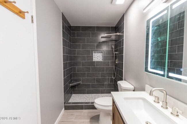 Building Photo - 1224 E Campus Dr