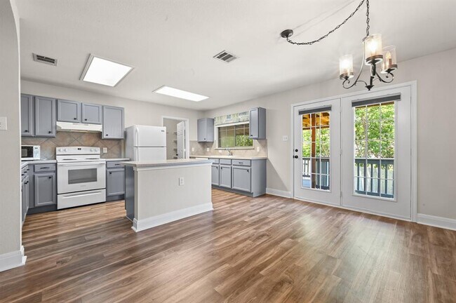 Building Photo - 11312 Crest Meadow Ln