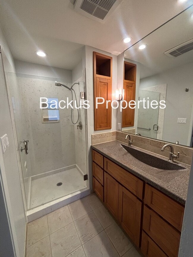 Building Photo - Wonderful four-bedroom corner lot home in South Salinas