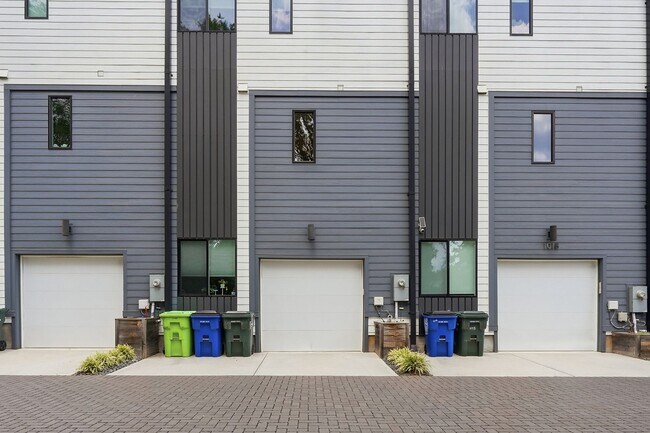 Building Photo - Live Elevated in Downtown Raleigh – Stunning Townhome with Rooftop Oasis!