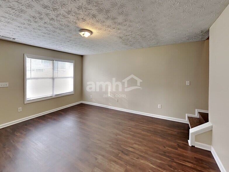 Building Photo - 435 Shenandoah Ct