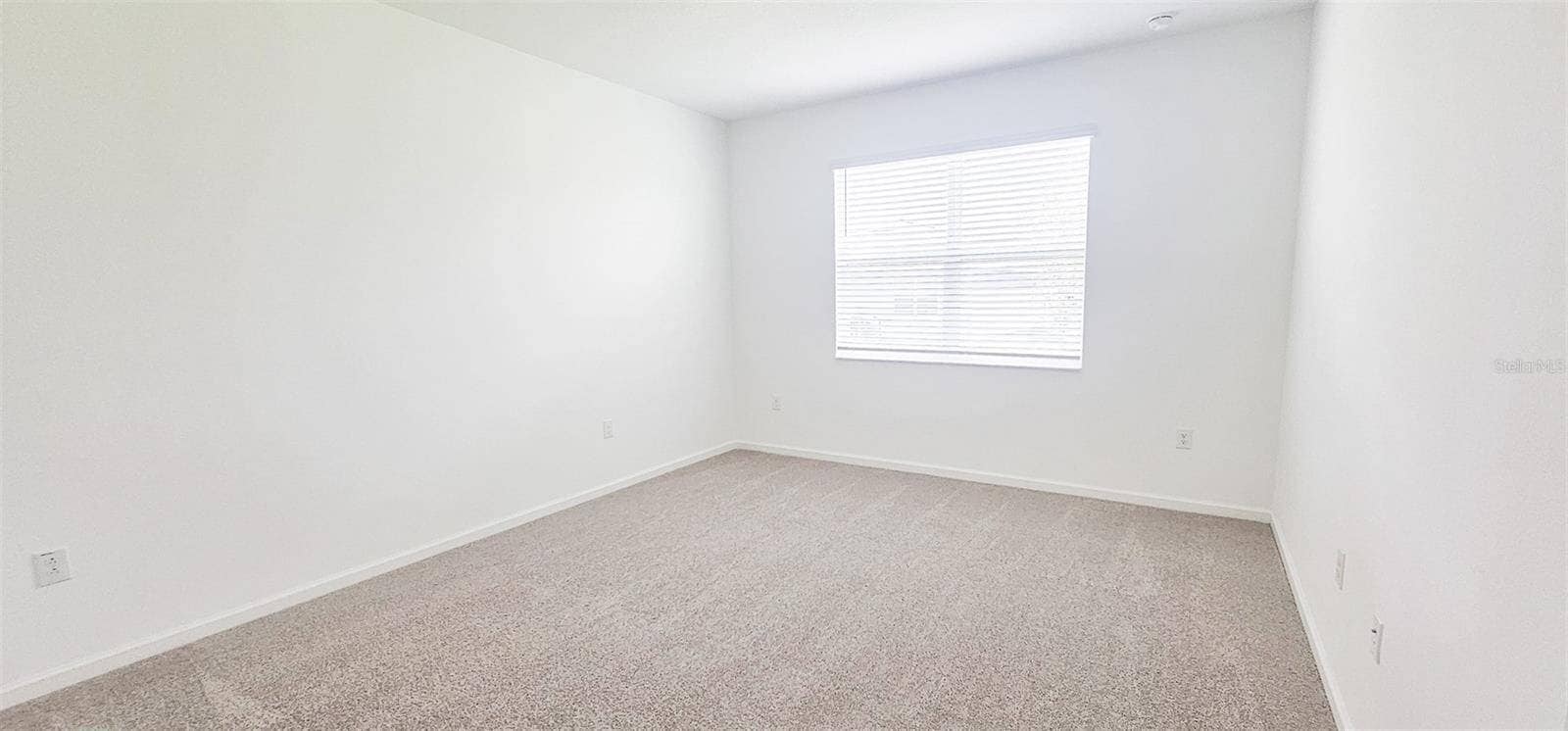 Building Photo - 413 Silver Palm Dr