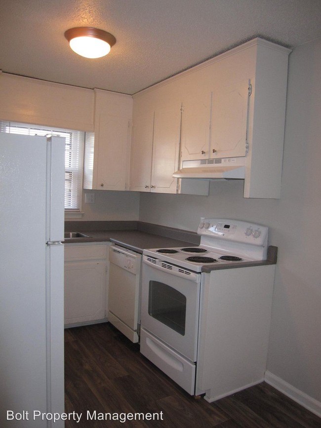 Building Photo - 1127 Rutherford Rd