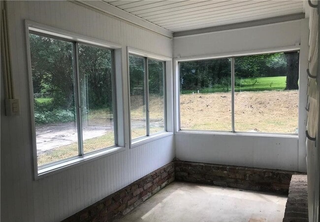 Building Photo - 2BR home in Bangor available 10/5/25!
