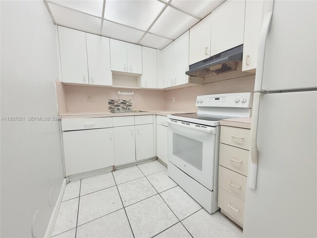 Building Photo - 400 NE 18th Ave