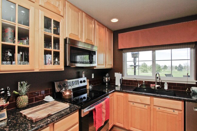 Building Photo - Beautiful 4BD/3.5BA Indian Peaks Home on Golf Course with Views!