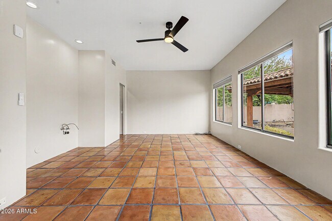 Building Photo - 9202 E Rimrock Dr