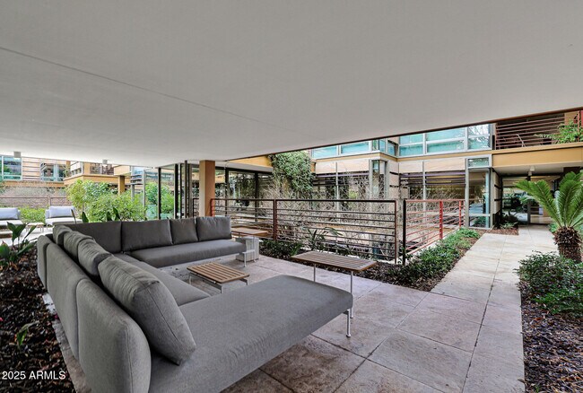 Building Photo - 7151 E Rancho Vista Dr