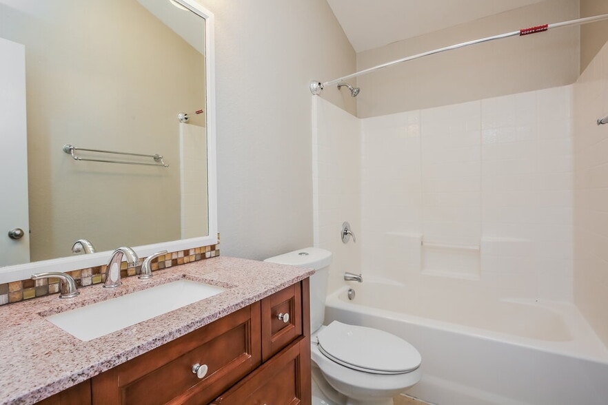 Building Photo - 1125 Browntop St