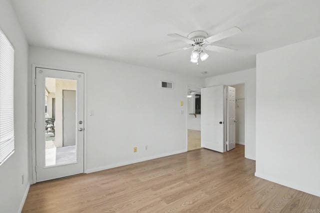 Building Photo - 7405 Charmant Dr