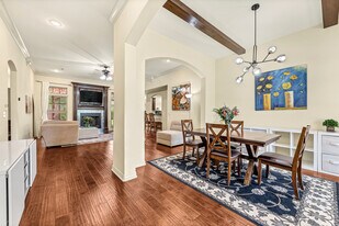 Building Photo - 3400 SW Briar Creek Ave