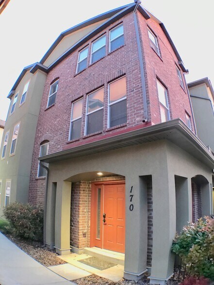 Building Photo - 170 W Barry Links Way